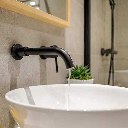 Quai De L'ourthe Floor1-2 *