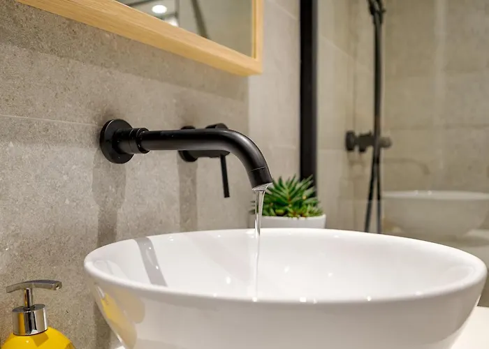 Quai De L'ourthe Floor1-2 *