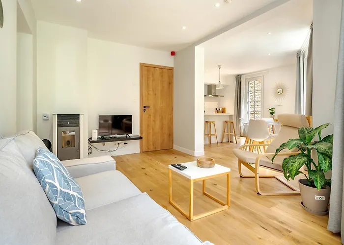 Quai De L'ourthe Floor1-2 Apartmán